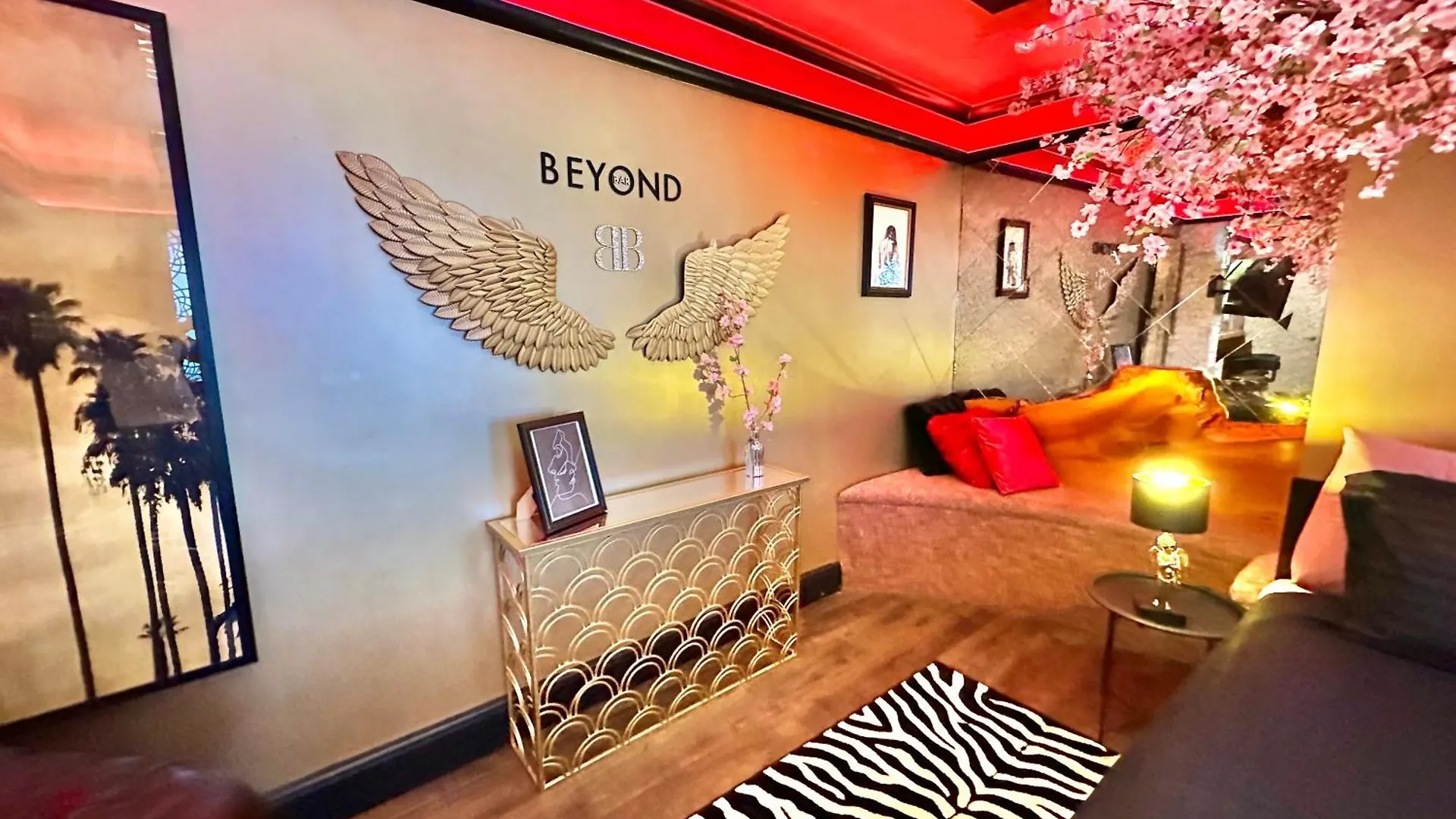 Beyond - Romantic Basement Apartment - Close To Beach - With Parking Bournemouth
