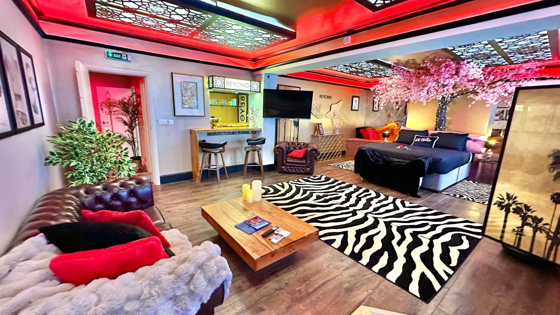 Beyond - Romantic Basement Apartment - Close To Beach - With Parking Bournemouth